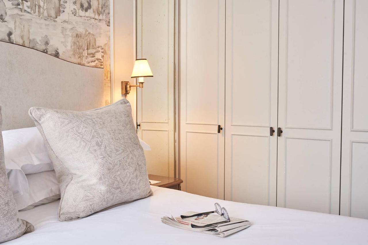 The Capital Hotel, Apartments & Townhouse Londýn Exteriér fotografie A bedroom at the hotel