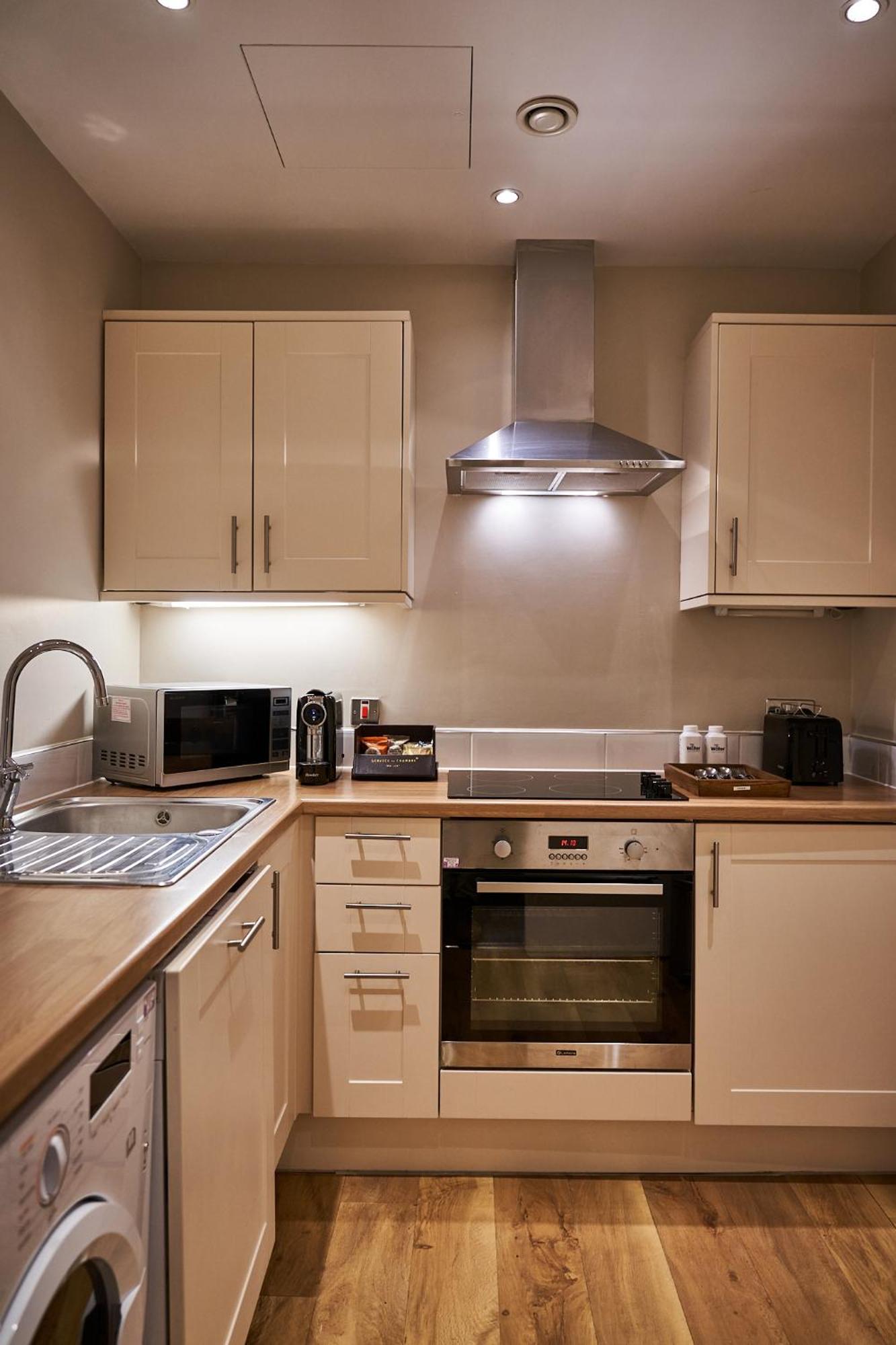 The Capital Hotel, Apartments & Townhouse Londýn Exteriér fotografie A modern kitchen
